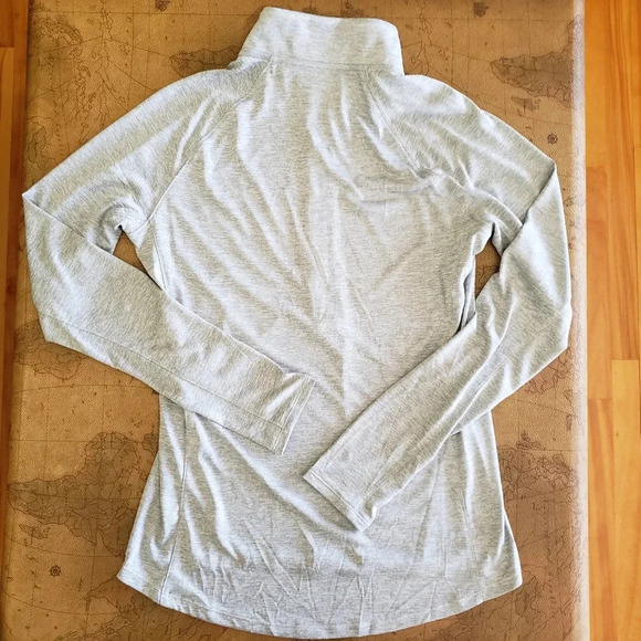 *UNDER ARMOUR,  Size M, 1/4 Zip, Heatgear, light silver grey - Picture 6 of 6